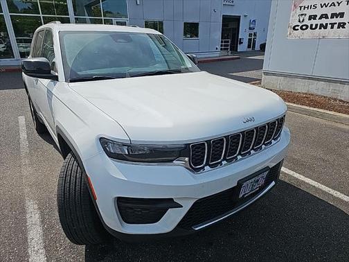 2023 Jeep Grand Cherokee Laredo