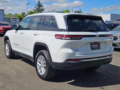 2023 Jeep Grand Cherokee Laredo
