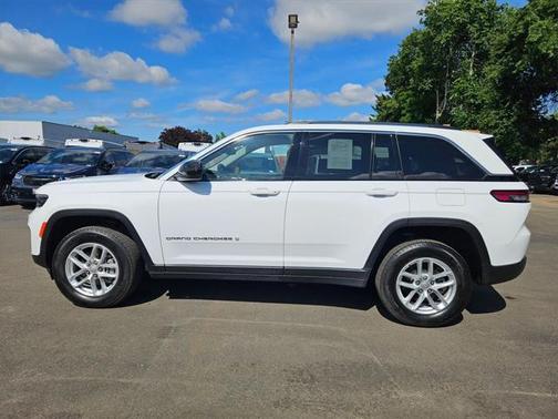 2023 Jeep Grand Cherokee Laredo