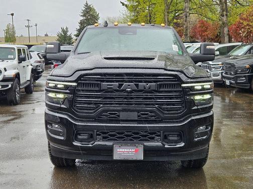 Diamond Black Crystal Pearlcoat 2026 RAM 2500 Laramie Crew Cab 4x4 8' Box