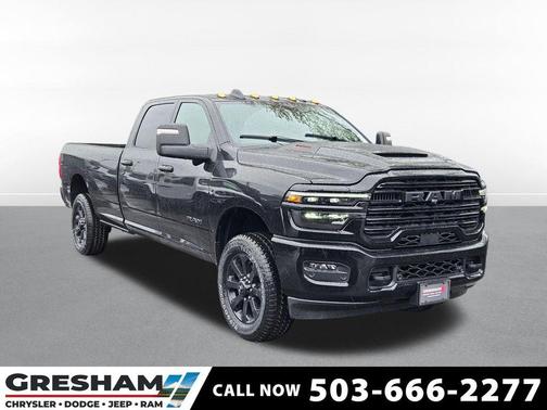 Diamond Black Crystal Pearlcoat 2026 RAM 2500 Laramie Crew Cab 4x4 8' Box