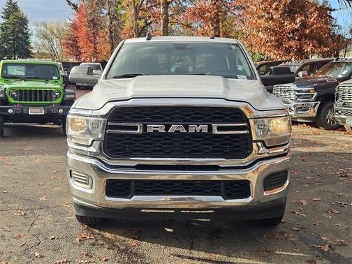 2019 RAM 2500 Tradesman Crew Cab 4x2 8' Box