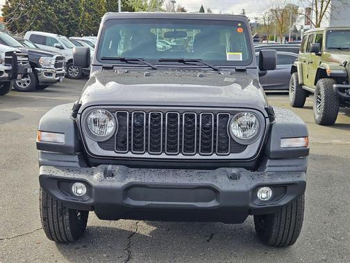 Granite Crystal Metallic Clearcoat 2026 Jeep Wrangler Sport