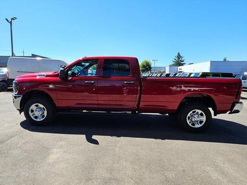 2025 RAM 2500 Tradesman Crew Cab 4x4 8' Box
