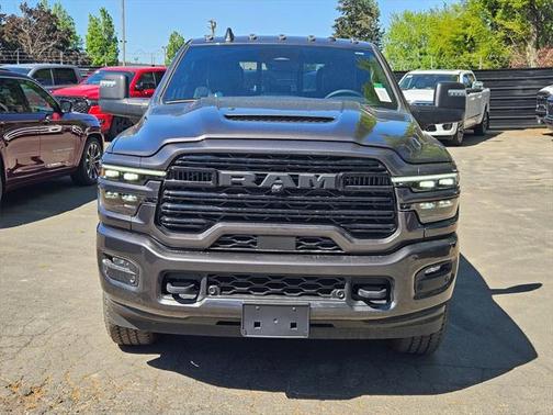 2025 RAM 2500 Laramie Crew Cab 4x4 8' Box