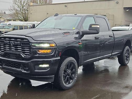 2025 RAM 2500 Big Horn Crew Cab 4x4 8' Box