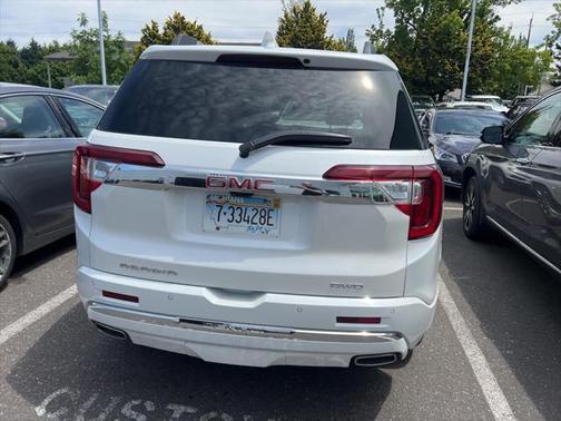 2023 GMC Acadia Denali