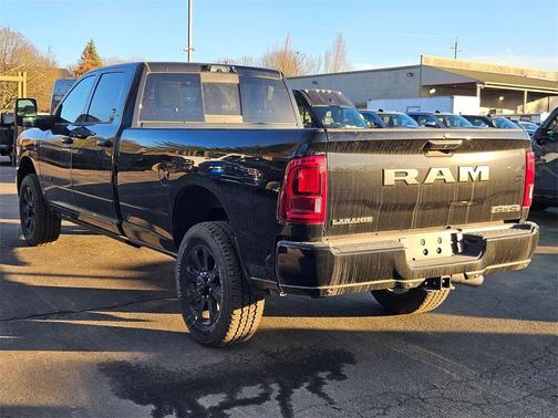 2026 RAM 3500 Laramie Crew Cab 4x4 8' Box