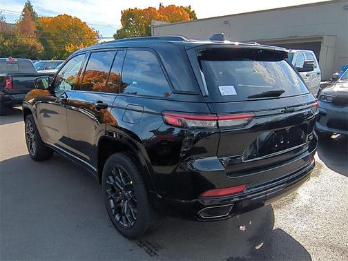 2025 Jeep Grand Cherokee Summit