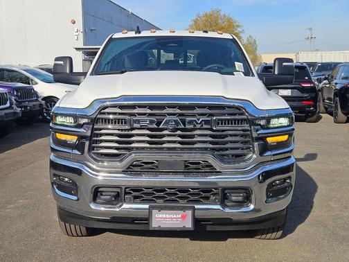 Bright White Clearcoat 2026 RAM 3500 Tradesman Crew Cab 4x4 8' Box