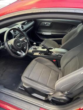 2017 Ford Mustang V6