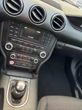 2017 Ford Mustang V6