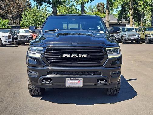 Diamond Black Crystal Pearlcoat 2019 RAM 1500 Laramie