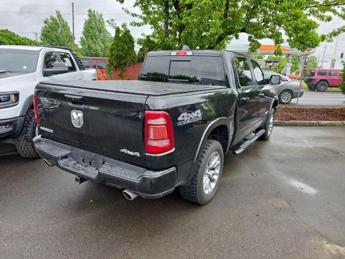 Diamond Black Crystal Pearlcoat 2019 RAM 1500 Laramie