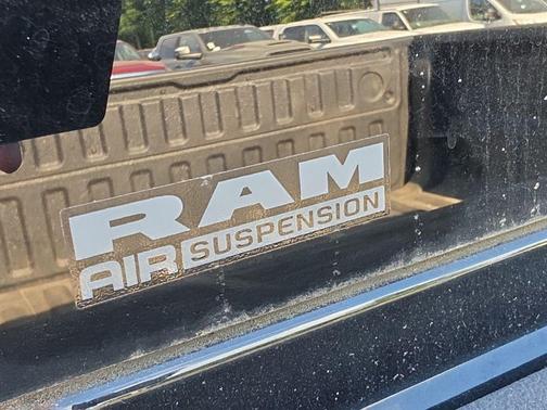 Diamond Black Crystal Pearlcoat 2021 RAM 1500 Rebel