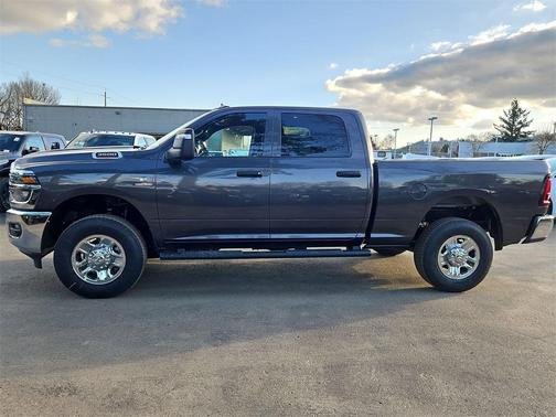 2026 RAM 3500 Tradesman Crew Cab 4x4 6'4' Box