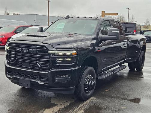 2026 RAM 3500 Laramie Crew Cab 4x4 8' Box