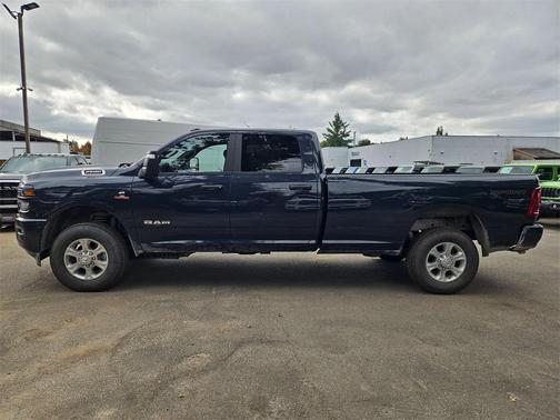 2025 RAM 2500 Big Horn Crew Cab 4x4 8' Box