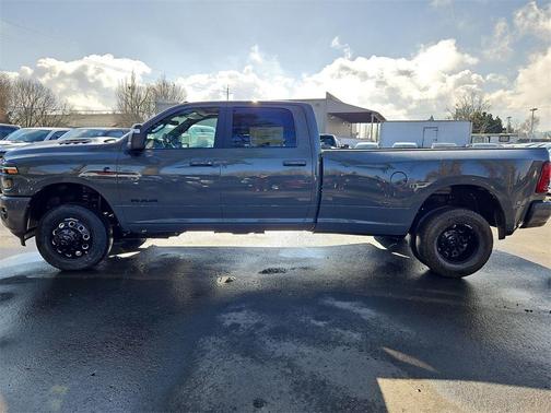 2026 RAM 3500 Laramie Crew Cab 4x4 8' Box