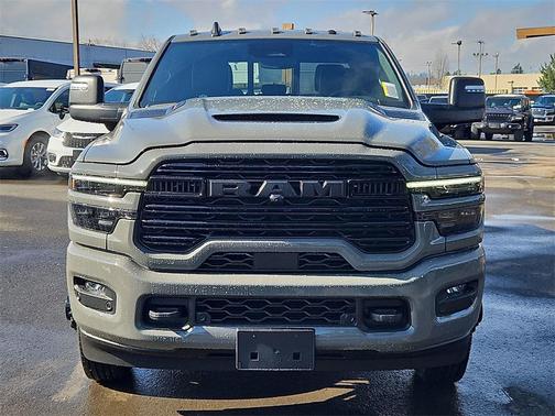 2026 RAM 3500 Laramie Crew Cab 4x4 8' Box