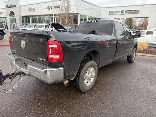 2024 RAM 3500 Big Horn Crew Cab 4x4 8' Box