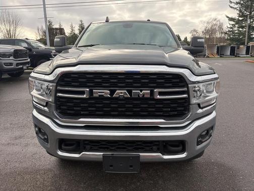 2024 RAM 3500 Big Horn Crew Cab 4x4 8' Box