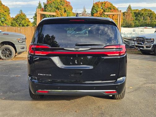 2026 Chrysler Pacifica L