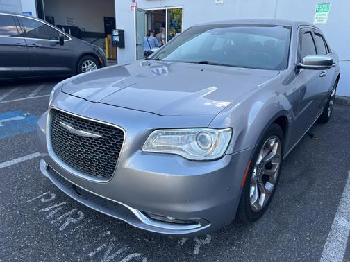 2016 Chrysler 300C Platinum