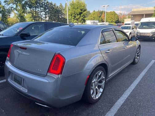2016 Chrysler 300C Platinum