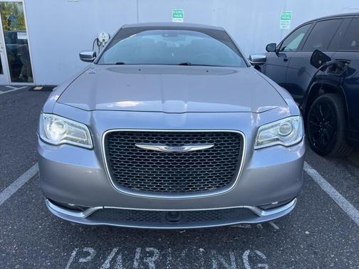 2016 Chrysler 300C Platinum
