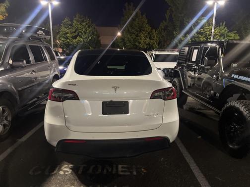 2022 Tesla Model Y Long Range Dual Motor All-Wheel Drive