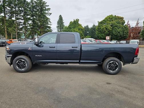 2025 RAM 3500 Laramie Crew Cab 4x4 8' Box