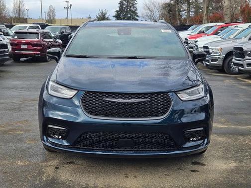2025 Chrysler Pacifica Hybrid Premium S Appearance Pkg