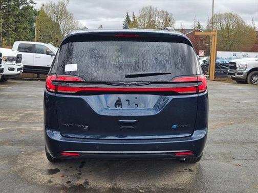 2025 Chrysler Pacifica Hybrid Premium S Appearance Pkg