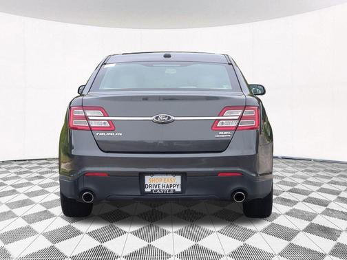 2017 Ford Taurus SE