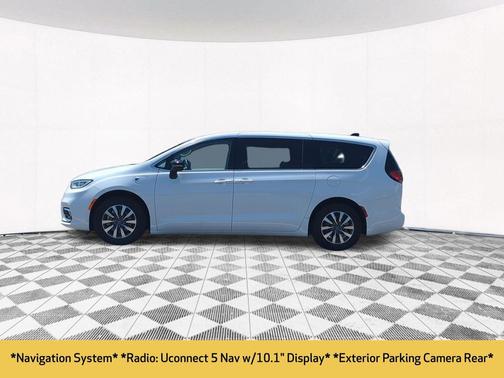 Bright White Clearcoat 2024 Chrysler Pacifica Hybrid Select