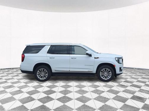 Summit White 2023 GMC Yukon SLT