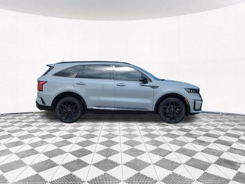 Wolf Gray 2022 Kia Sorento SX