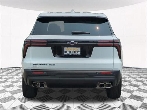2024 Chevrolet Traverse LS