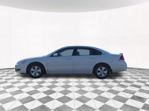 White 2007 Chevrolet Impala LT