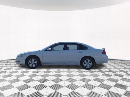 White 2007 Chevrolet Impala LT