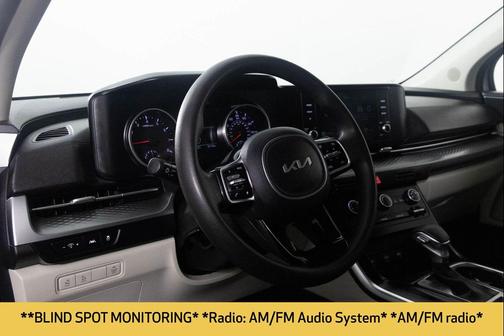 2023 Kia Carnival LX