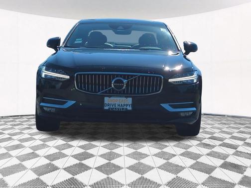 Onyx Black Metallic 2017 Volvo S90 T6 Inscription