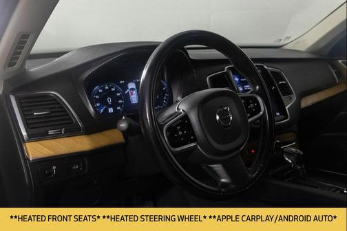 2021 Volvo XC90 T6 Momentum