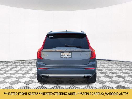 2021 Volvo XC90 T6 Momentum