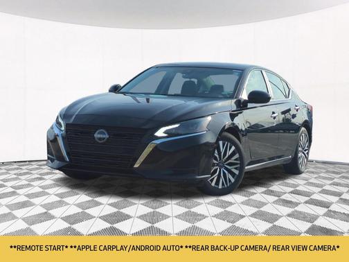 Super Black Clearcoat 2023 Nissan Altima 2.5 SV