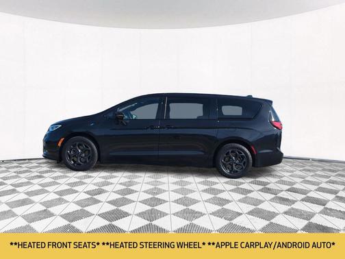 Brilliant Black Crystal Pearlcoat 2022 Chrysler Pacifica Hybrid Touring L
