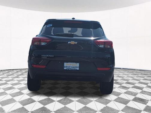 Mosaic Black Metallic 2026 Chevrolet Trailblazer LS
