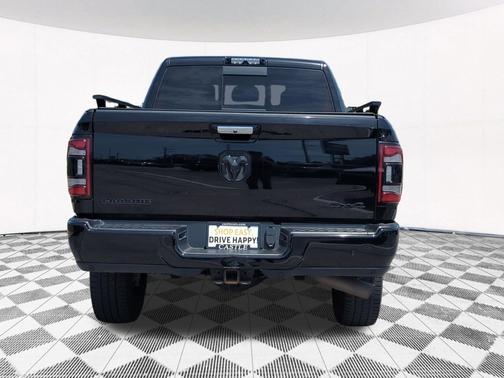 Diamond Black Crystal Pearlcoat 2019 RAM 2500 Laramie