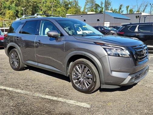 2023 Nissan Pathfinder SL 4WD